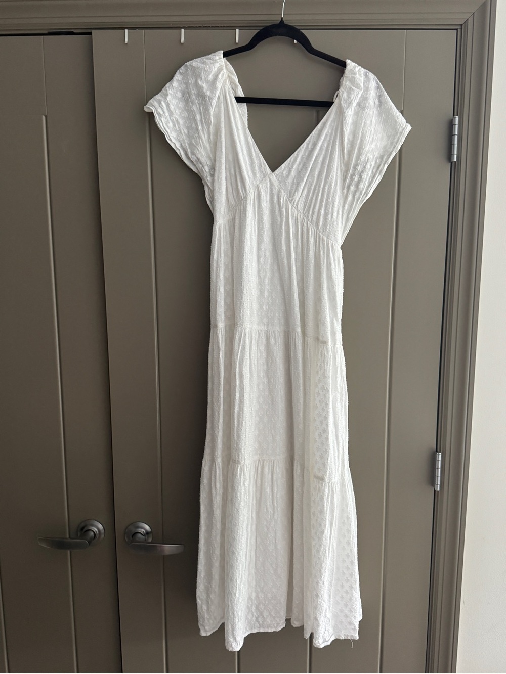 Madewell White V-Neck Textured Maxi Dress - size 4